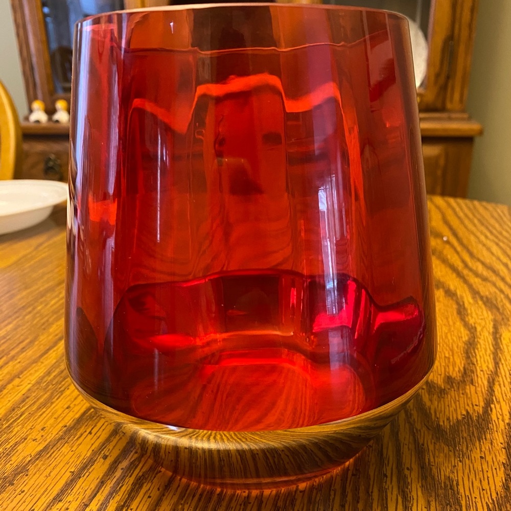 Red vase with gold bottom